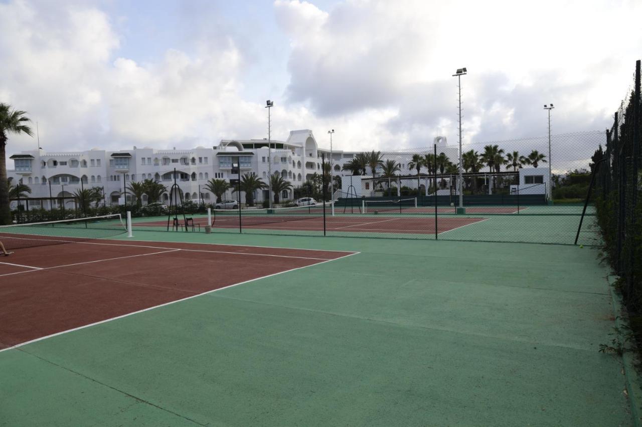 The Mirage Resort & Spa Hammamet Exterior photo Tennis courts at the resort