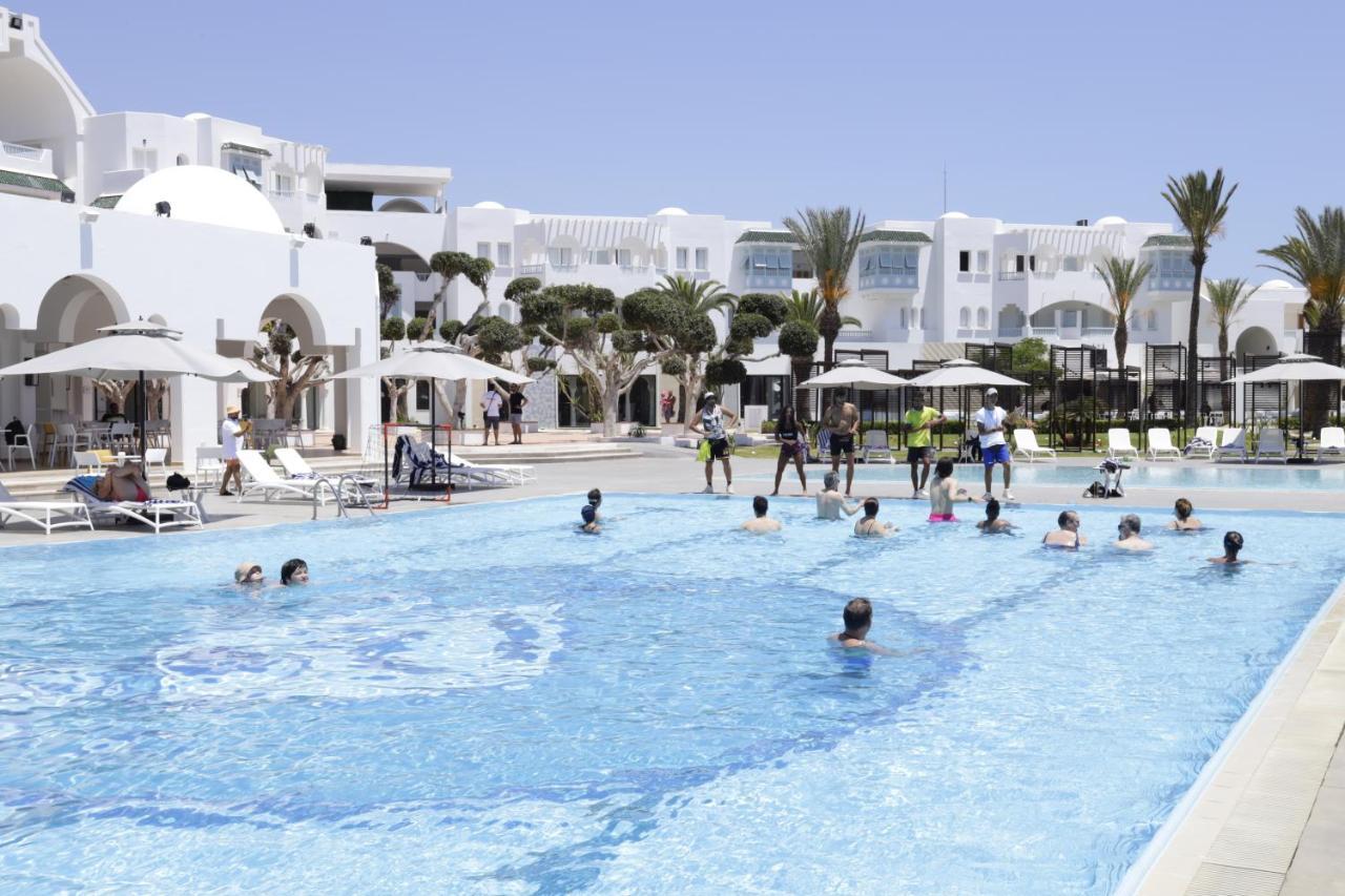 The Mirage Resort & Spa Hammamet Exterior photo A swimming pool in Tunisia