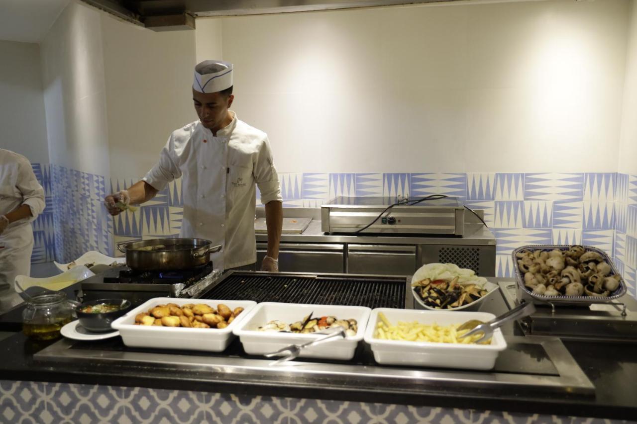 The Mirage Resort & Spa Hammamet Exterior photo A live kitchen